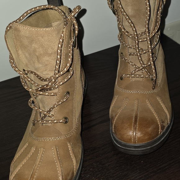 UGG Hapsburg Brown Lace-Up Boots for Women - Picture 4 of 5